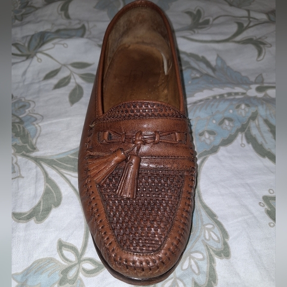 A pair of Sandro comfortwalk men's Delta leather loafers in a size 10M. - Picture 7 of 13
